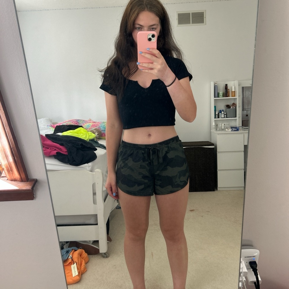 CAMO OLD NAVY SHORTS!!